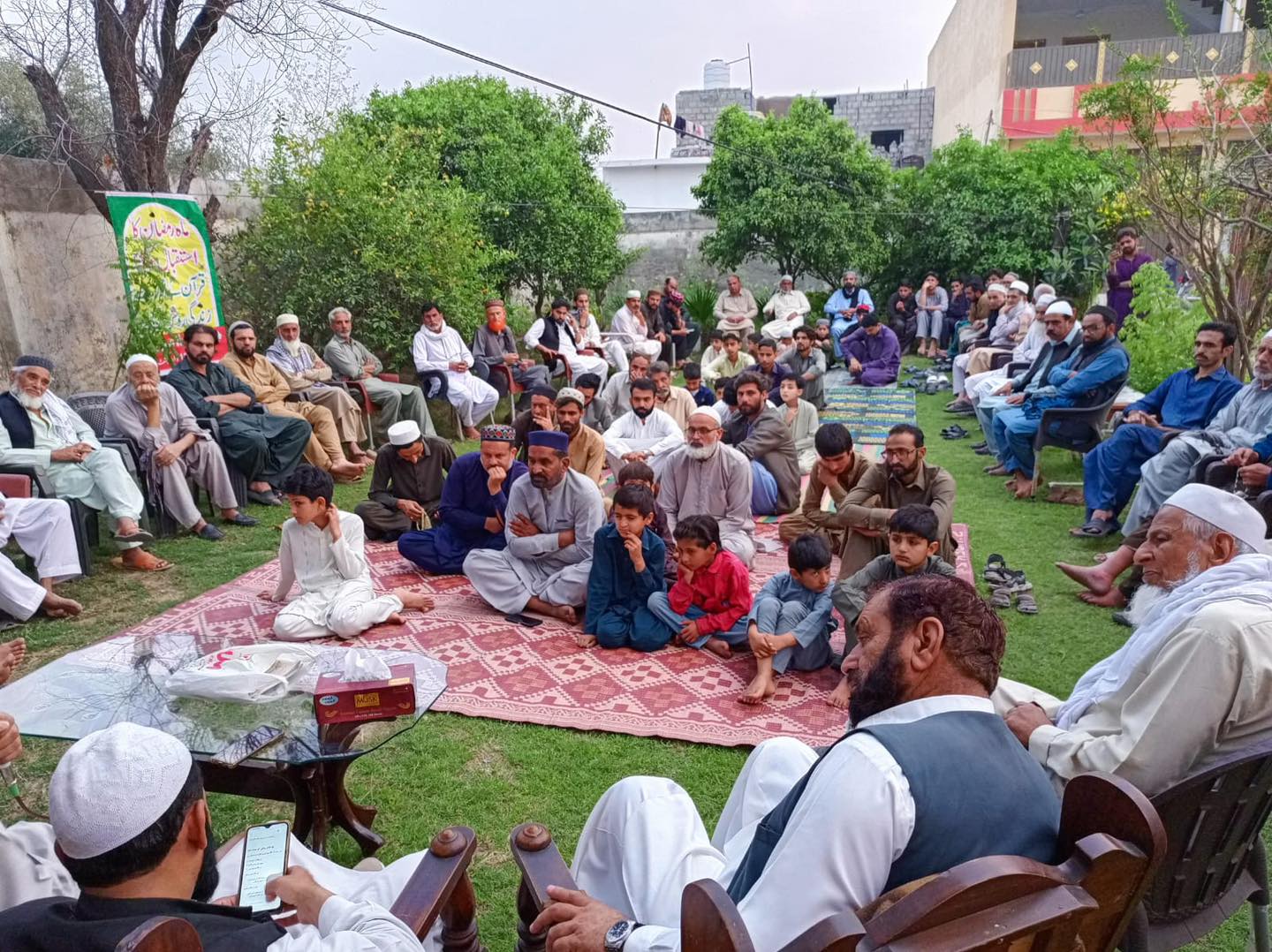 خالد حسین بخاری صاحب نے وارڈ 9 کے افطار پروگرام میں درس قران دیا۔