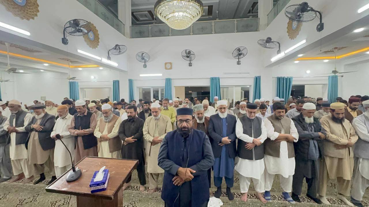 امیر جماعت اسلامی پاکستان حافظ نعیم الرحمٰن کی ہدایت پر ایران کے سپریم لیڈر آیت اللہ خامنہ ای کی شہادت پر مسجد حرا شادمان ٹاؤن میں غائبانہ نماز جنازہ ادا کردی گئی،